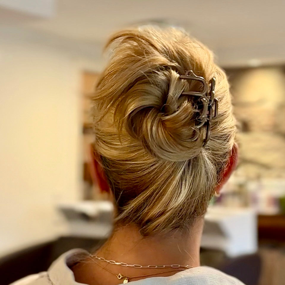 warme Haarklammer für warme Haarfarben – rutschfest und leicht